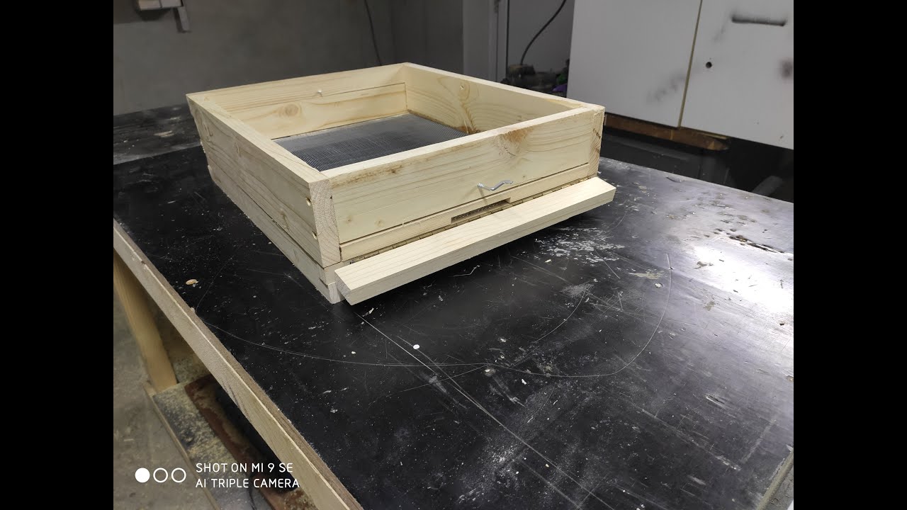 Výroba úľového dna B10