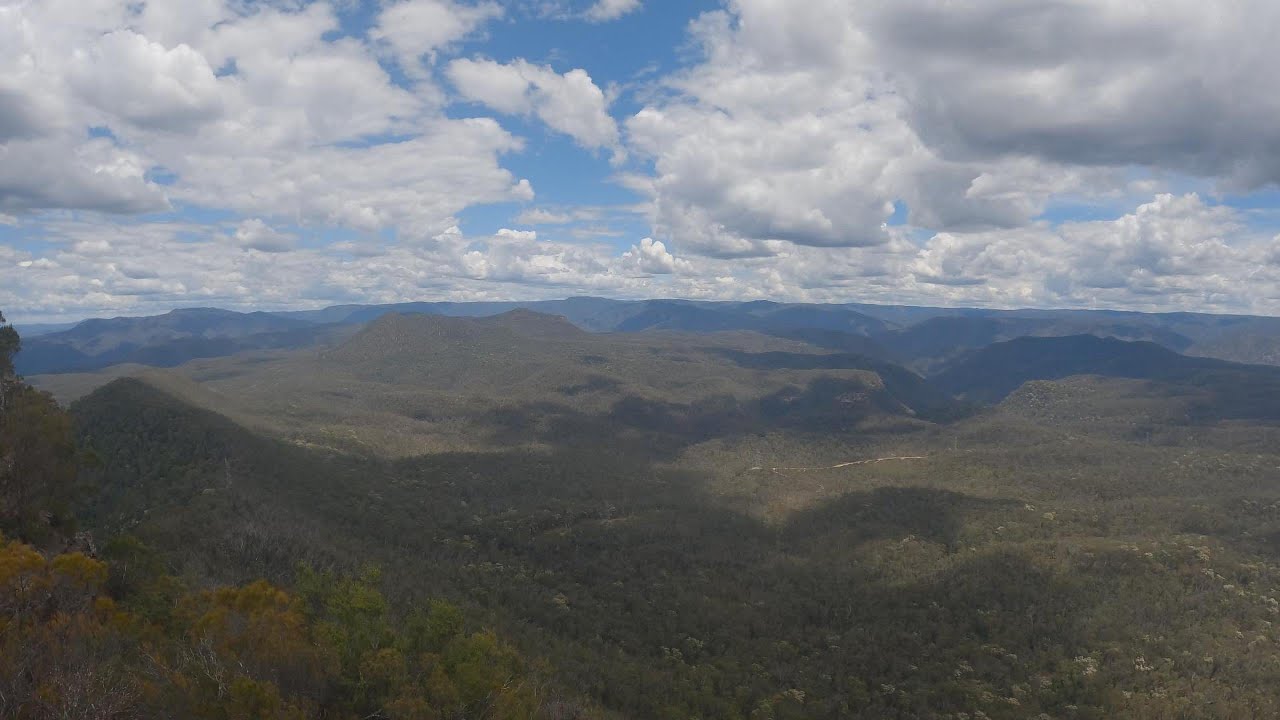 Carlon Head - 1039m - | Blue Mountains Australia | A Sunshine Summit