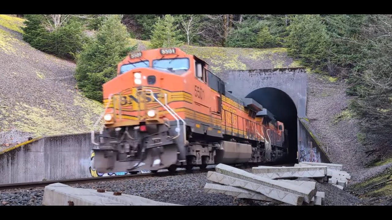 To Pasco & Back! Columbia River Gorge Railfanning, FT: 70 MPH Intermodal Train!