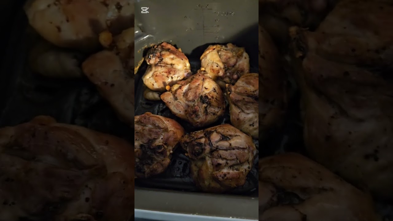 Sharing this delicious  dinner Air fryer chicken thighs with vegetables 😋 👌 😍 #mommybingchannel 