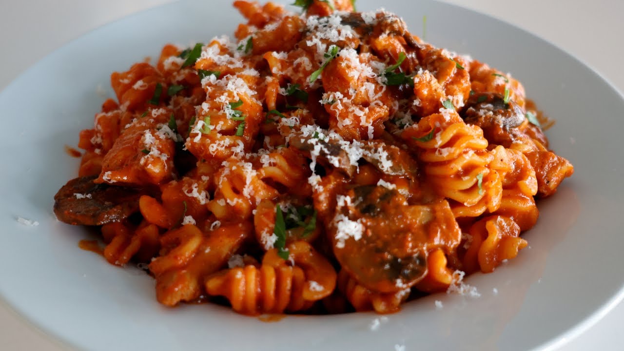 Red Pepper Sauce Pasta with Chicken and Mushroom | Paprika Sauce Pasta
