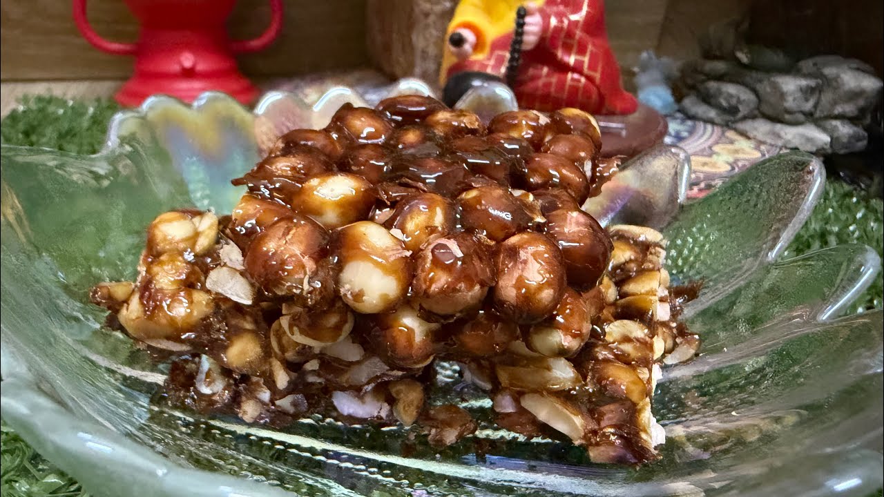 सिर्फ़ १ चुटकी डालिए और बाज़ार जैसी चिक्की घर पर बनाइए Peanut Chikki | गुड़ पट्टी बनाने की आसान विधि