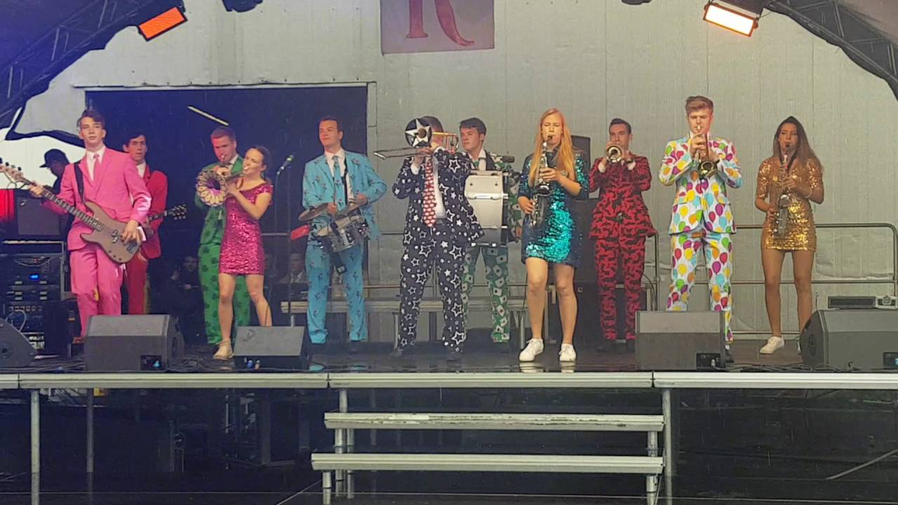 Druckluft auf dem Brunnenfest in Roisdorf am 25.06.2016 bei Regen. Trotzdem super.