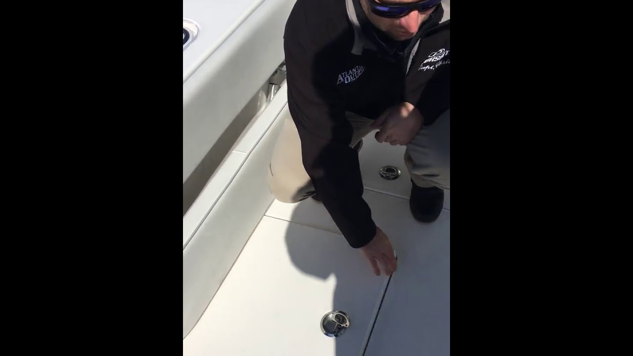 2017 25T Contender Atlantic Outboard