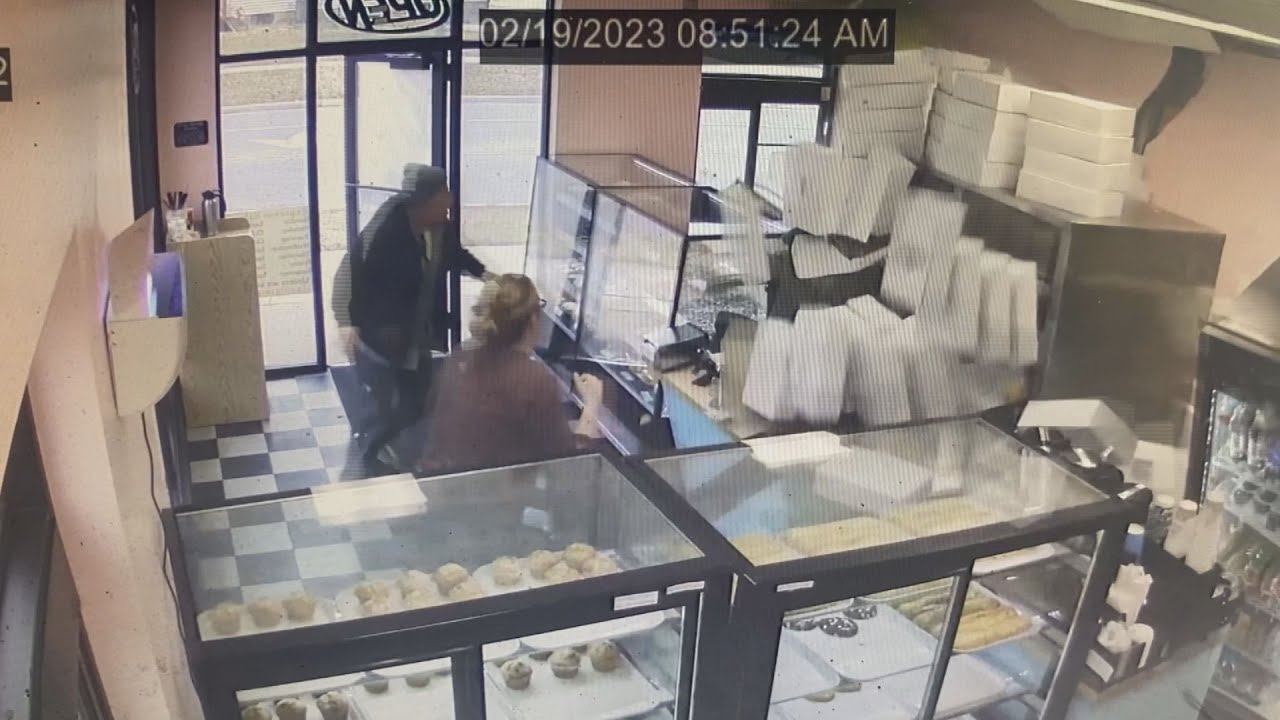 VIDEO | Car crashes into Expresso Bakery in Elyria; owner looks to future