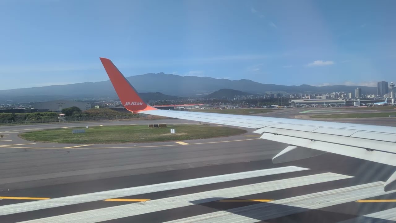 JEJU AIR 7C-108 Jeju International Airport/CJU Take-off