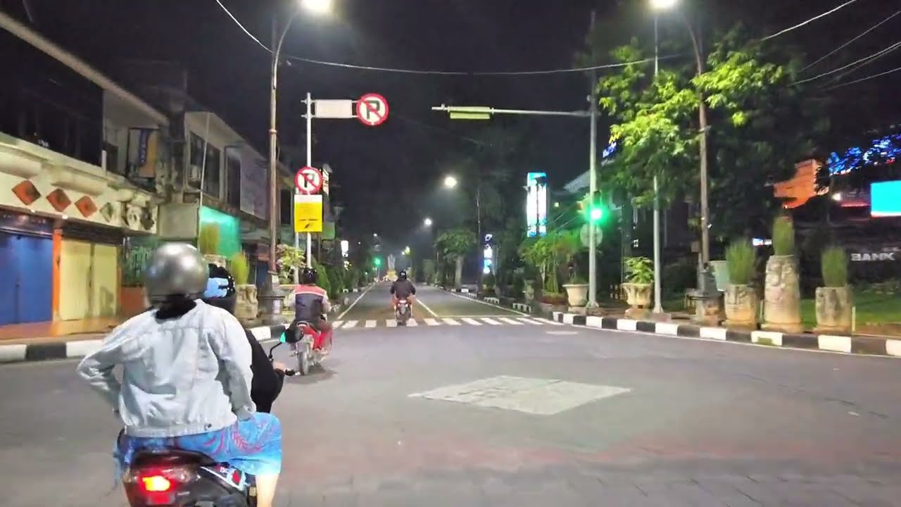 Motoran malem di Kota Denpasar Bali - 13 April 2020