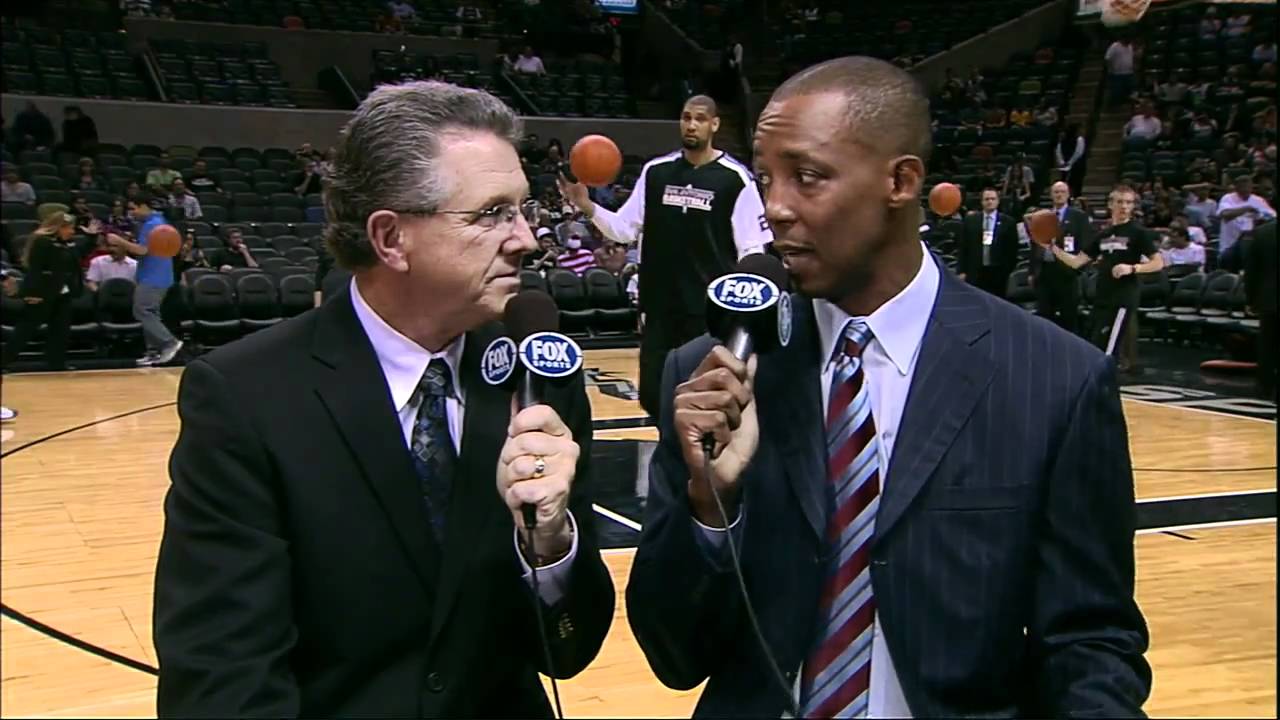 Tim Duncan and Sean Elliott's head