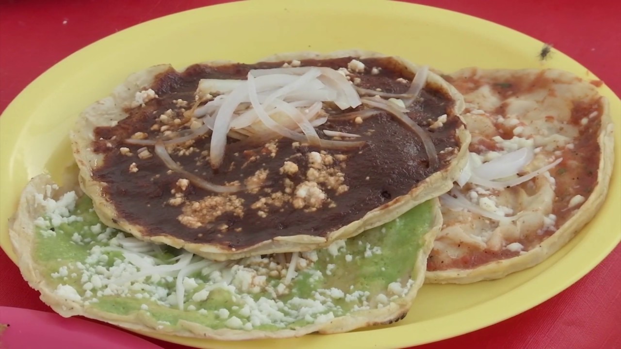 Un antojito en el Barrio de la Huaca