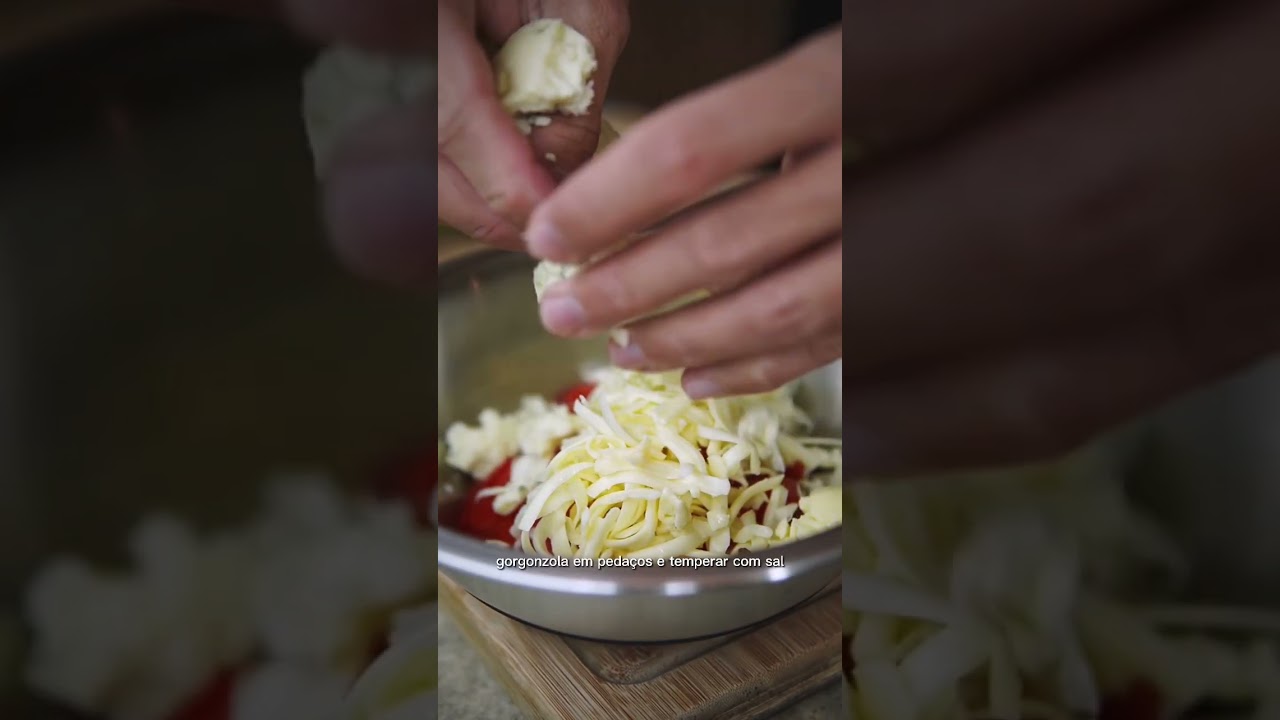 Abobrinha recheada com gorgonzola!