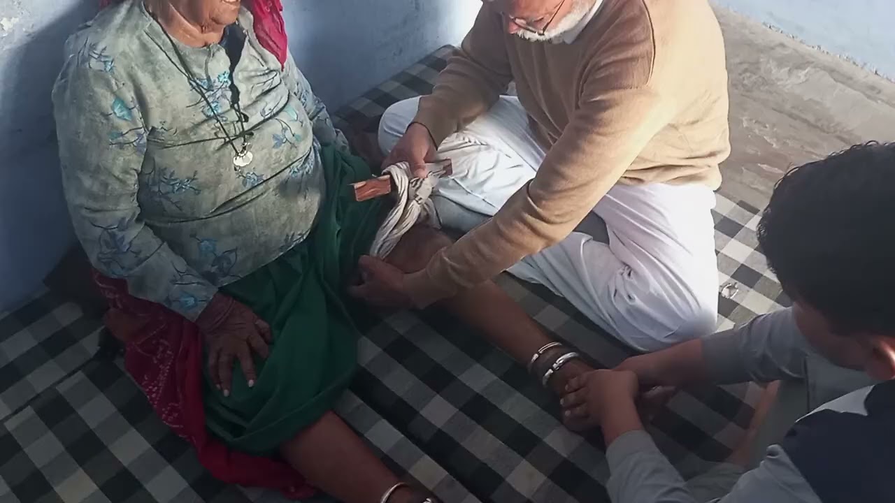 यह थरेपी घुटनों के दर्द के लिए है फोन नंबर 9413150374 गोठडा खेतड़ी नगर कोपर