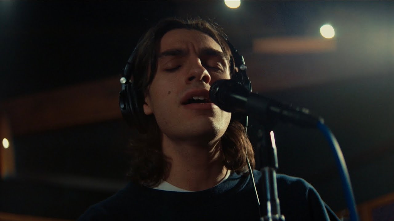 greek - STRANGER (Official Live Video)