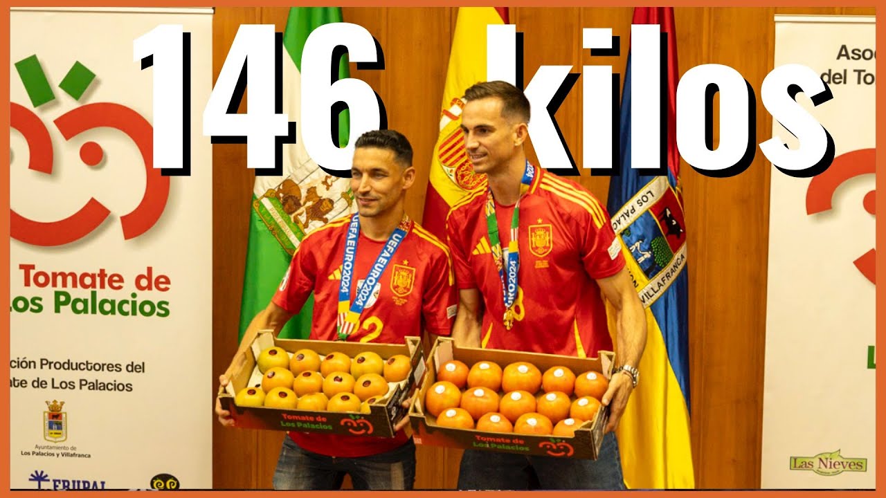 Los Palacios regala cariño y 147 kilos en tomates a los campeones Navas y Fabián