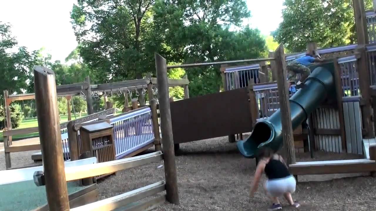 Girl Parkour - Erica Nicole Madrid (APEX Movement Performance Team) - 2010 Sampler