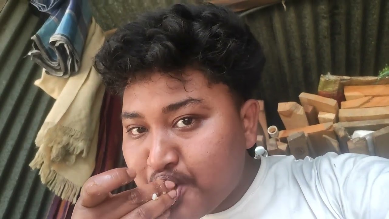 আজকে বেশি কথা বলিনি 🙂 সুধু দেখো কি কি খেলাম 🤤 আর কি কি করলাম🥰