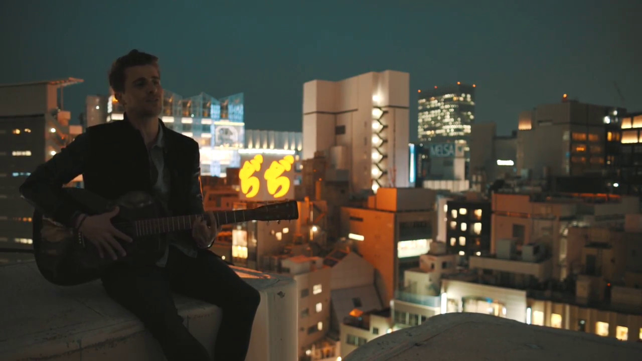 JULIAN SENGELMANN - RAUS (live auf den Dächern, Tokyo)
