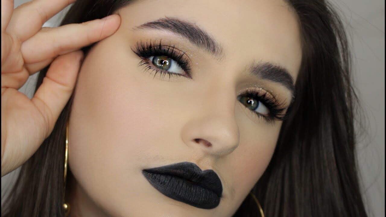 DESAFIO DE MAKE TUTORIAL: Batom Preto por Tainara Reis