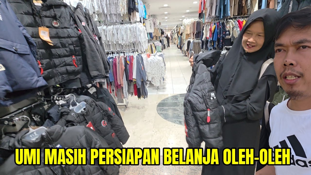 UMI PERSIAPAN BELANJA OLEH-OLEH SEBELUM PULANG UMROH SATU BULAN..