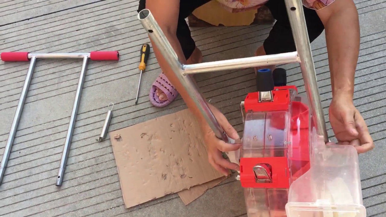 Hand push seeder machine