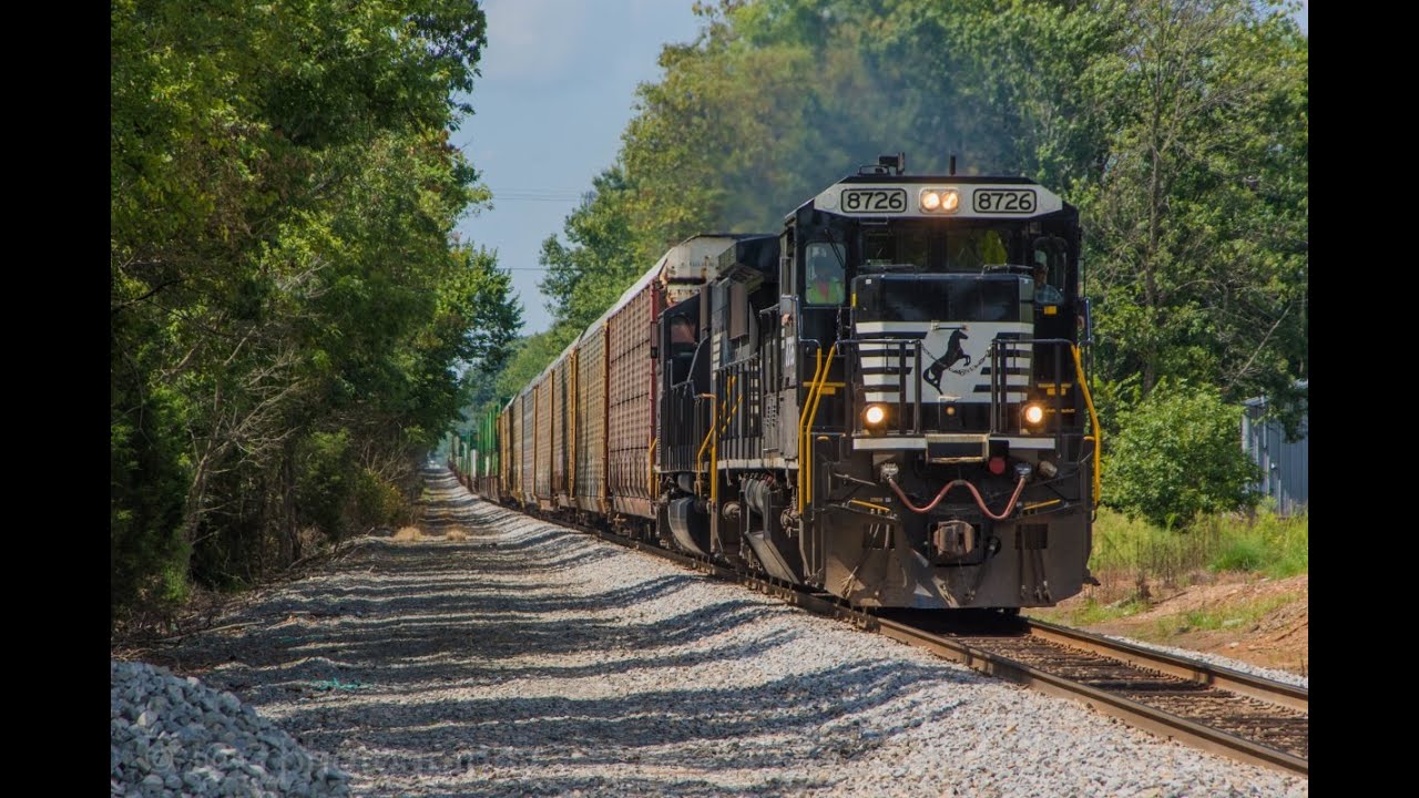 NS 290 with D8-40C #8726 leading; August 27, 2016