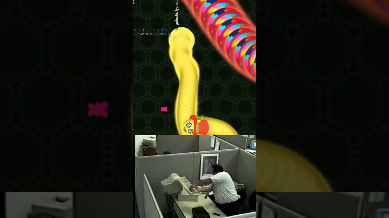 WORMATE.IO - The Worst Moment #wormate #wormateio #iogames #snakegames #io #shorts