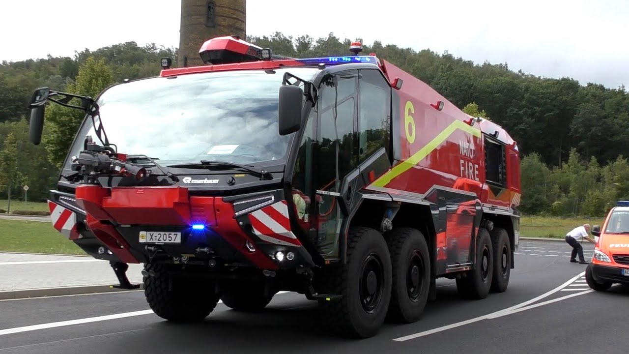 Flugfeldlöschfahrzeug der NATO Airbase Geilenkirchen-Teveren in Alsdorf