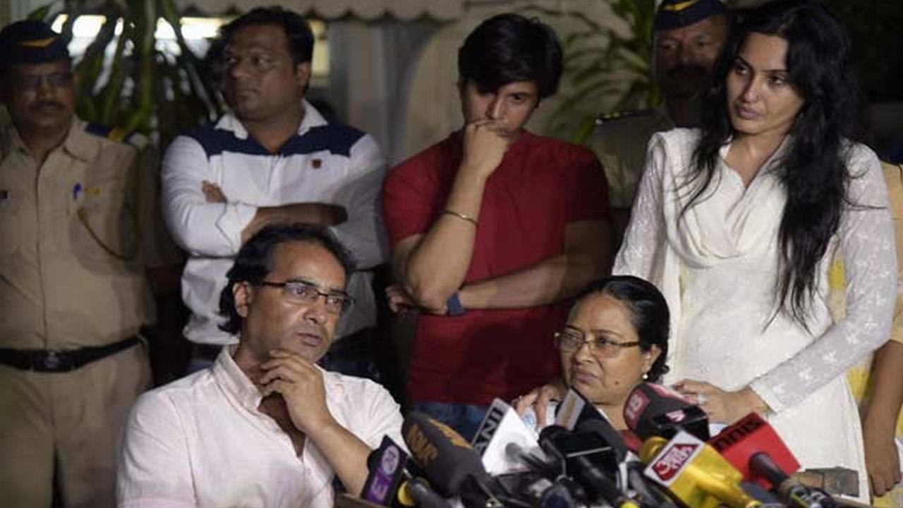 Pratyusha Banerjee PARENTS Press Conference | FULL VIDEO