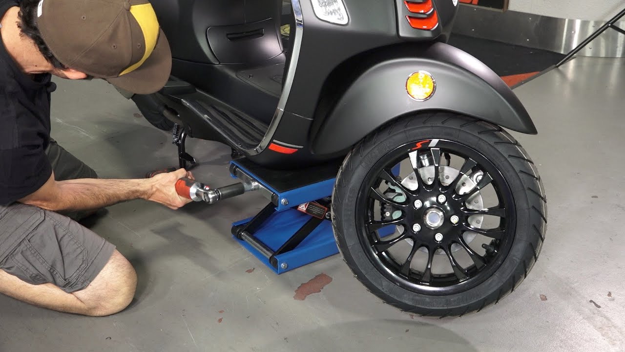 Новый Vespa Scissor Jack доступен на Scooterwest.com!