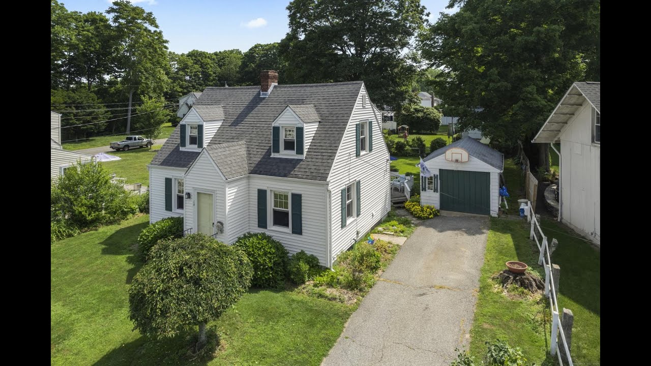16 Lynde Street, Old Saybrook, CT 06475