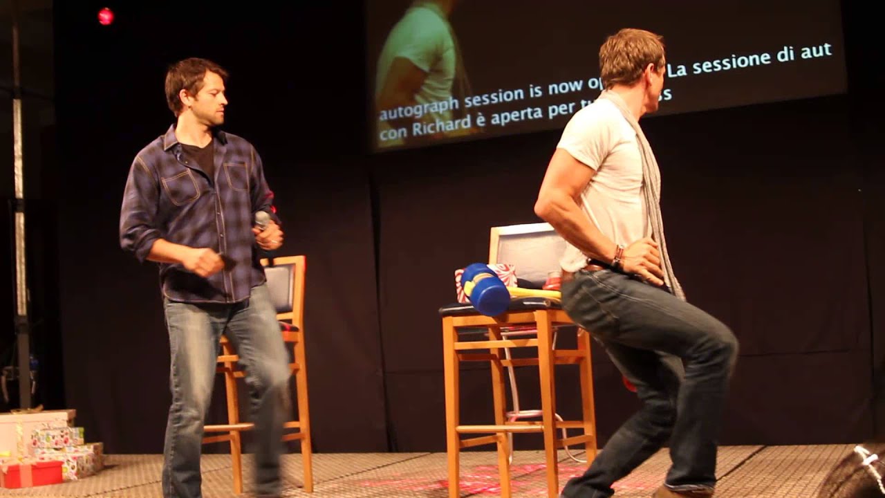 Sebastian Roche and Misha Collins dancing to Michael Jackson at jibcon 4 in Rome