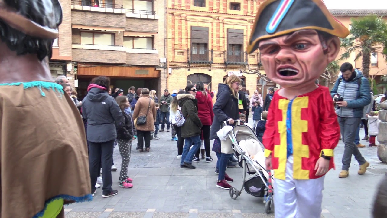 Concentración de cabezudos en La Almunia de Doña Godina