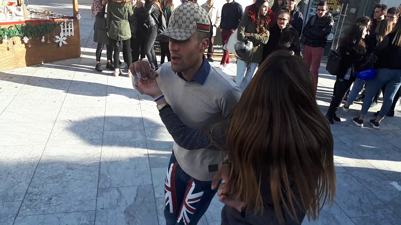 Tarantella Calabbrisi a Piazza Italia