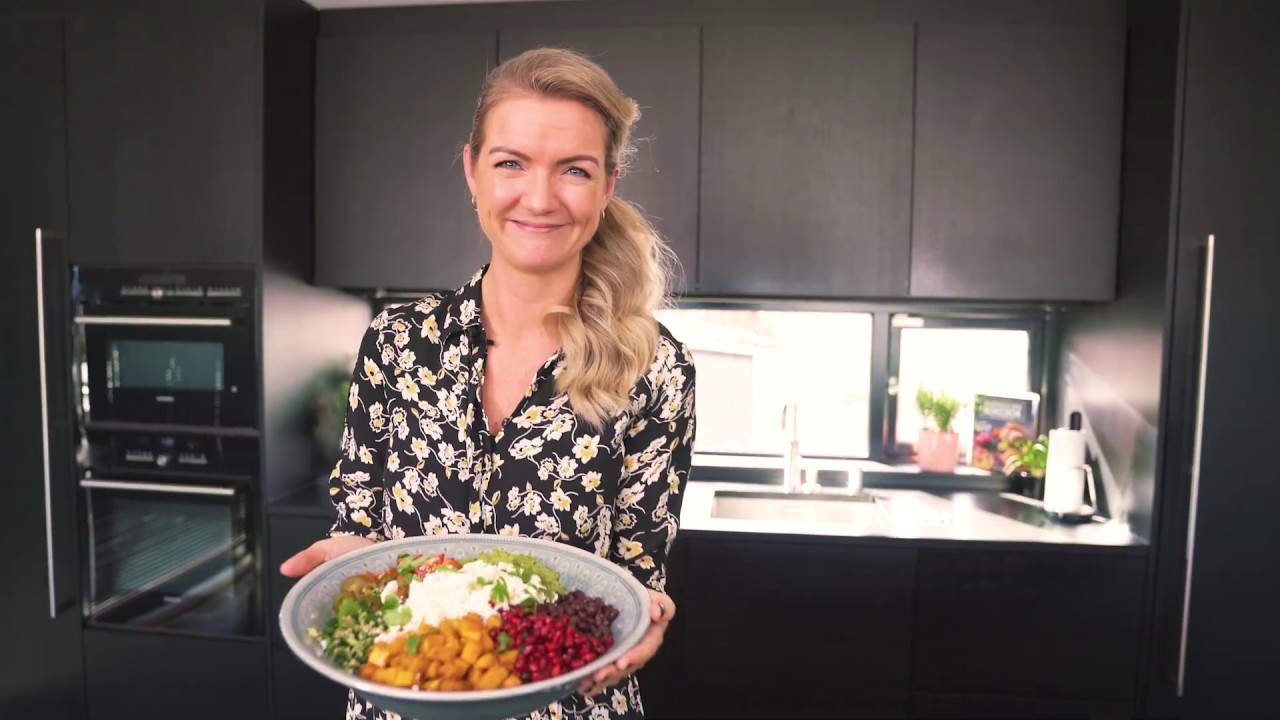 Favoritten Supersalat - Quinoasalat med tacosmak av søtpotet, guacamole og fetaost