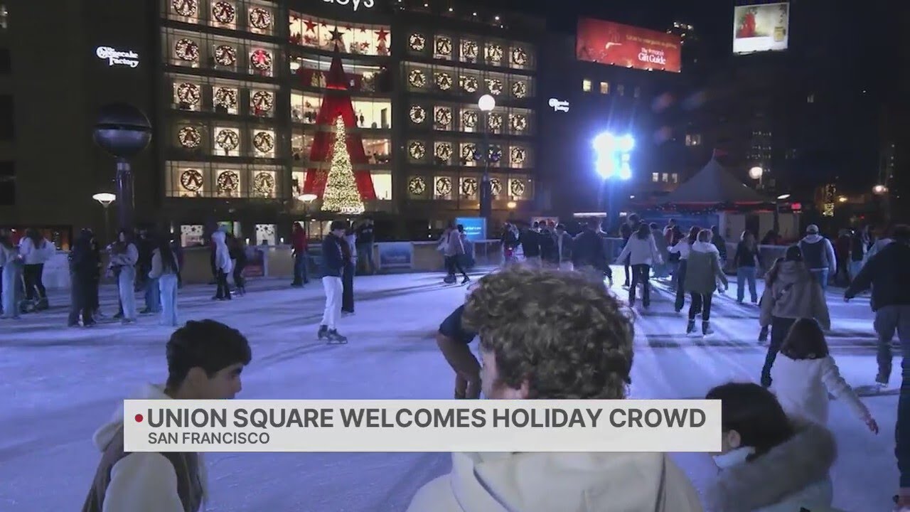 Union Square welcomes holiday crowd
