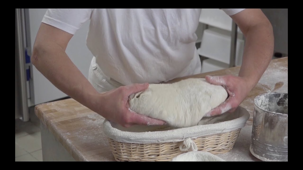 La fabrication du pain bio au levain  le façonnage 4/5