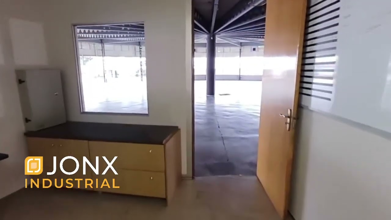 Showroom with great exposure TO LET in Bellville