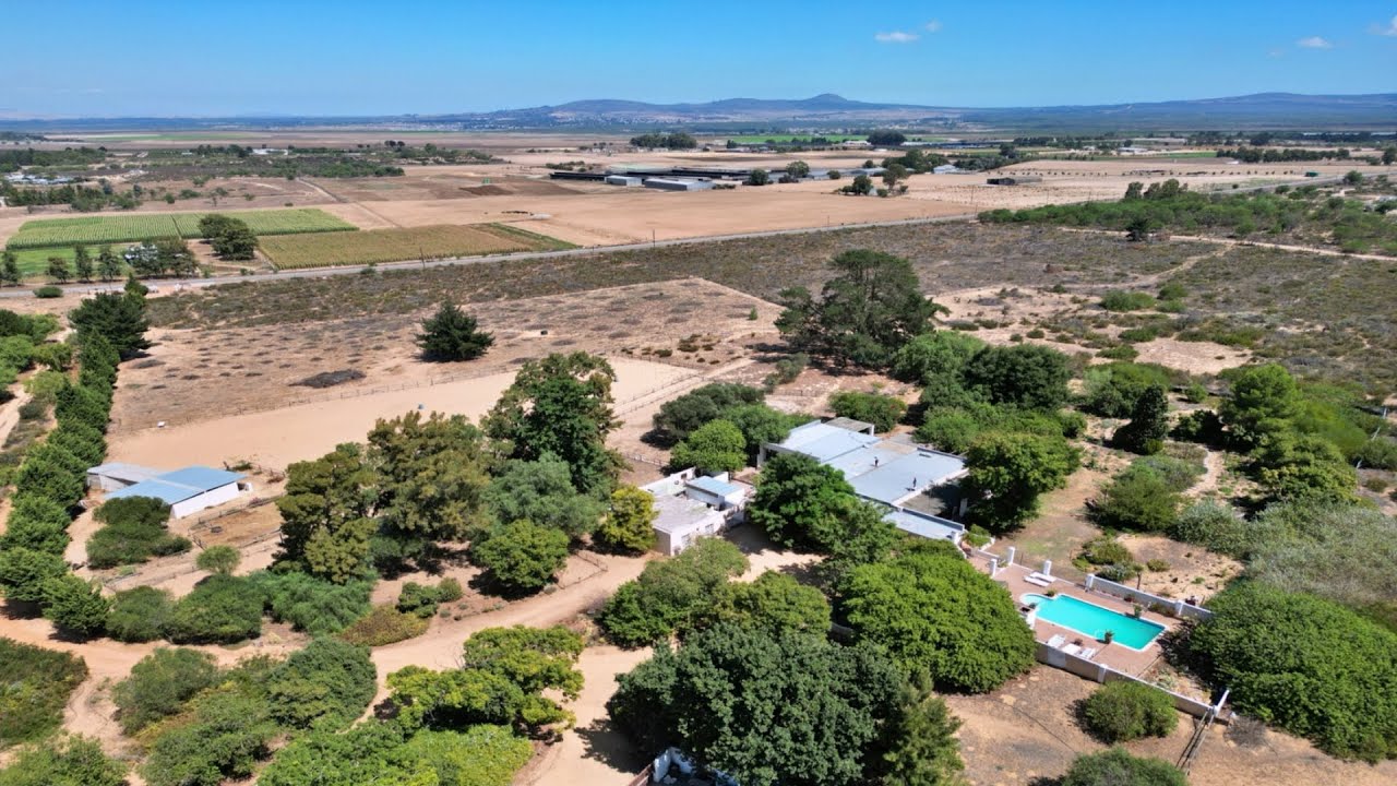 17ha Smallholding for sale Cape Town - 4bd Farm House + 3 Cottages, Borehole, Stables BARGIN R6,995m