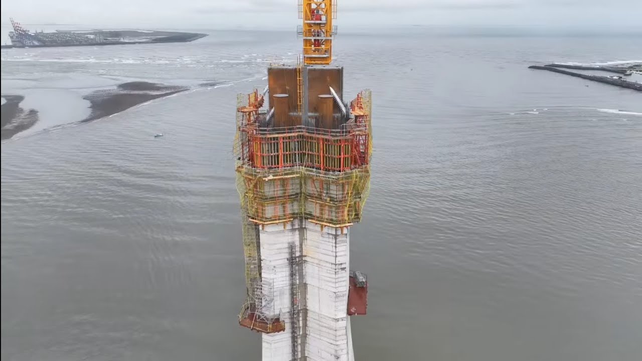 2024.09.22 淡江大橋工程 監控中心牆體立柱鋼筋綁紮 主橋塔U33E.04 錨錠鋼箱內施工 塔下懸臂機動力設備 淡水端 更新進度概況觀察即時直播