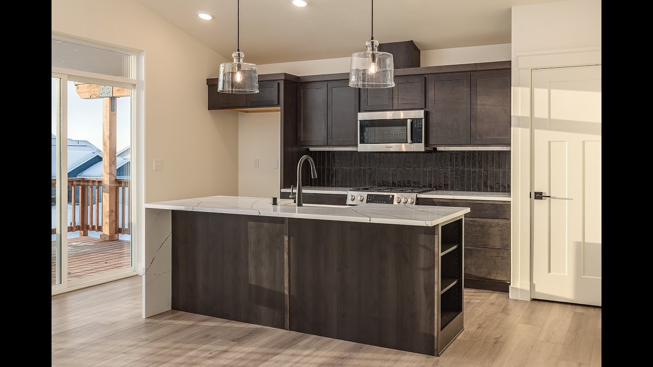 Tour a Palmer, Alaskan Home by WM: Garage Downstairs, Living Upstairs!