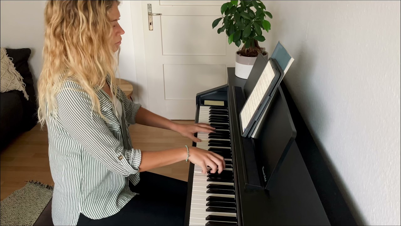 Primavera - Ludovico Einaudi | Piano Cover by ChloeMarie