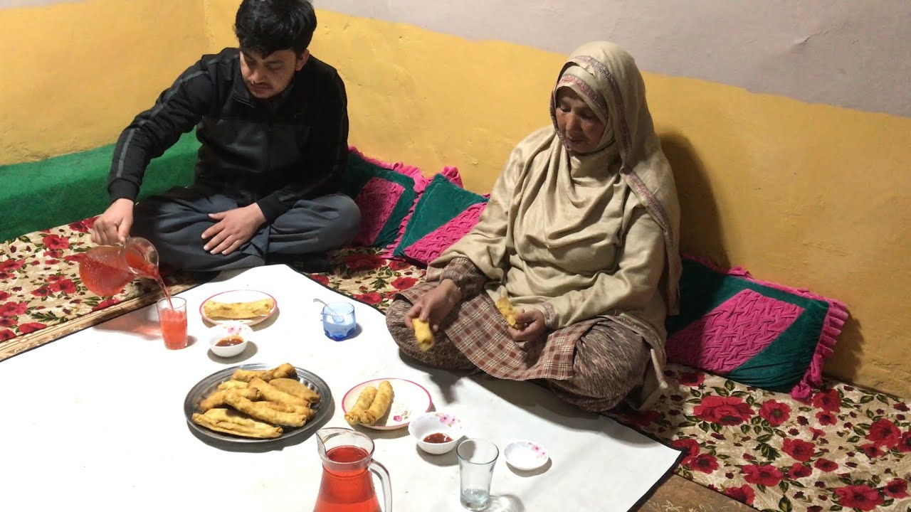 Ramdan Roza Iftari In Village - Ramdan Special Recipe Beef Rolls - Iftar Recipe Of Gilgit Baltistan