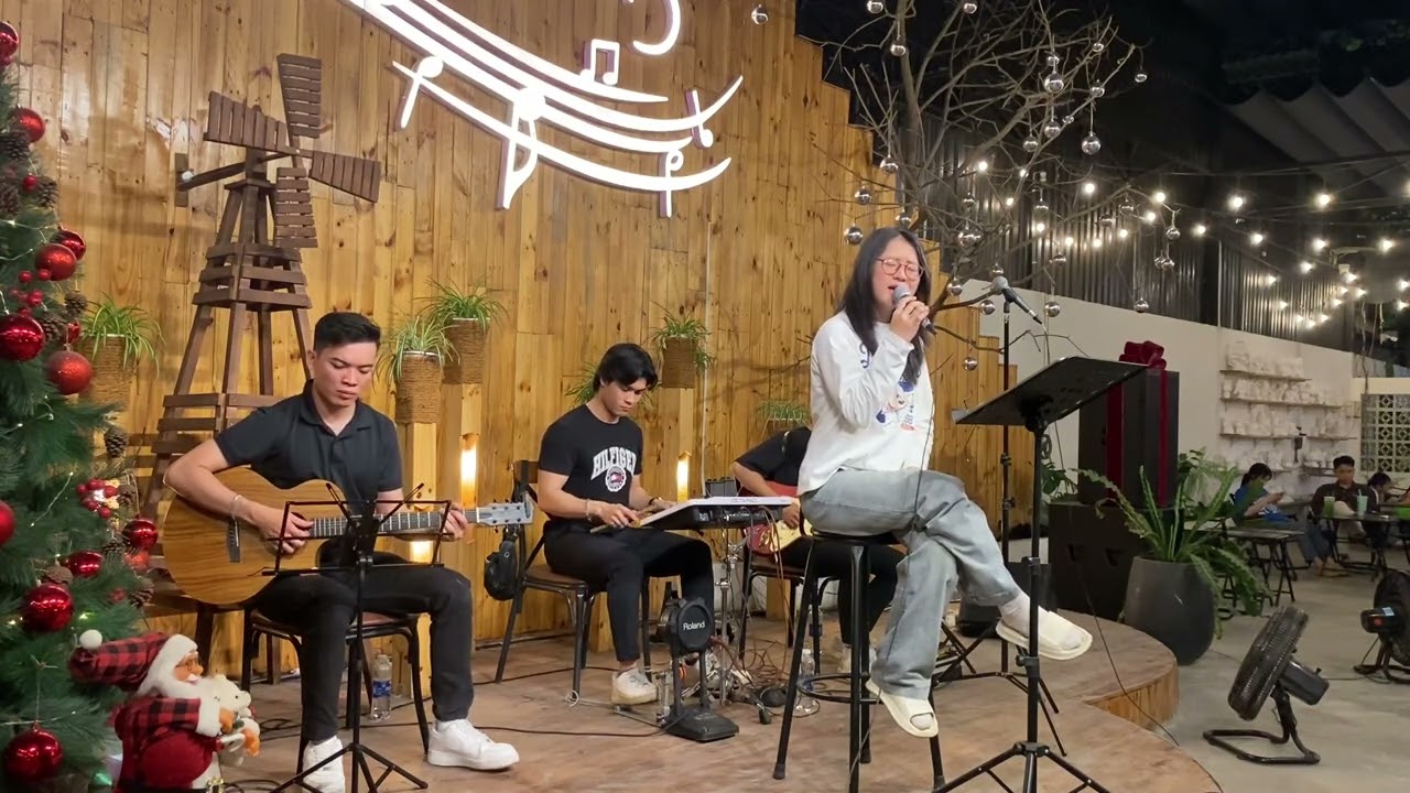 LÀ BẠN KHÔNG THỂ YÊU  T-T  | YOMILK ft WIND BAND