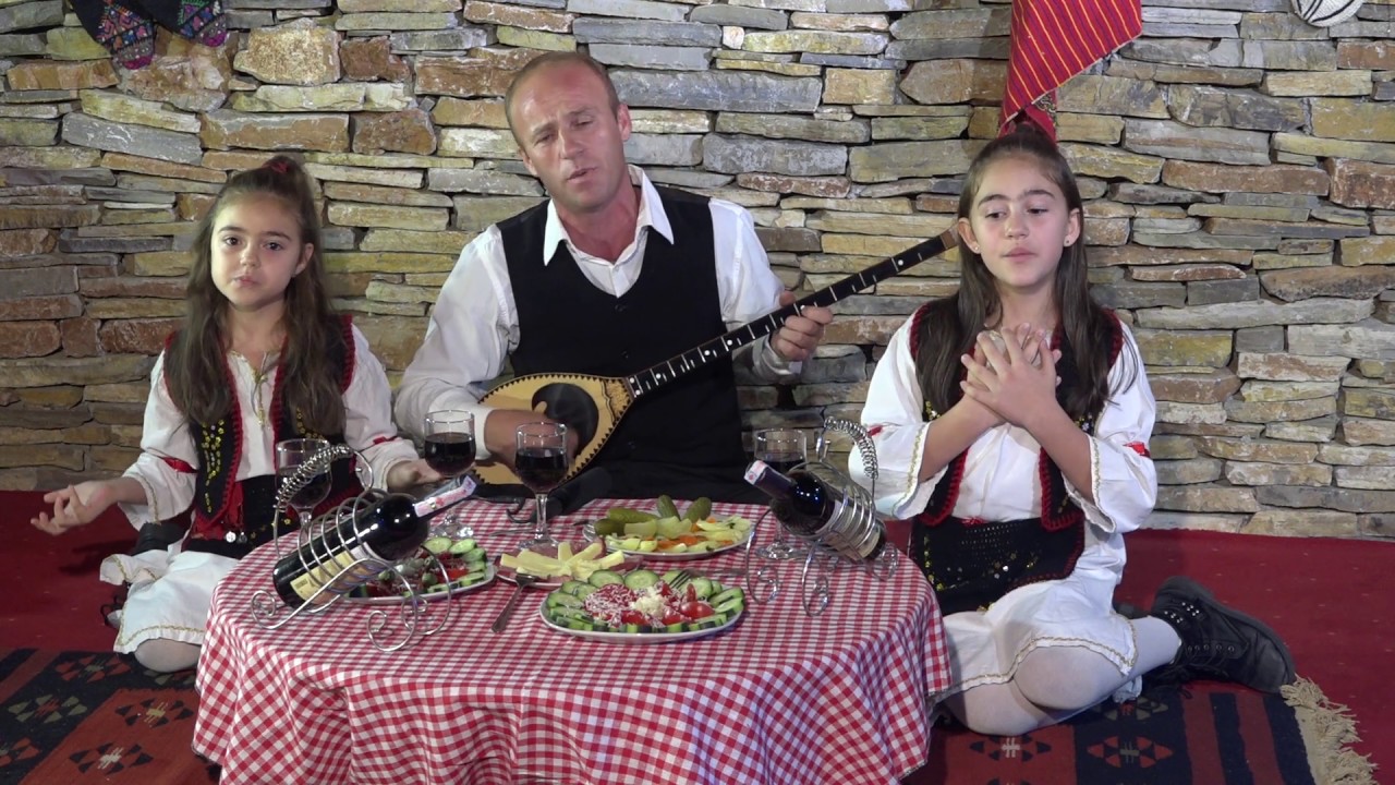 Agron & Agona & Alinda Uksmajli Gezuar 2020