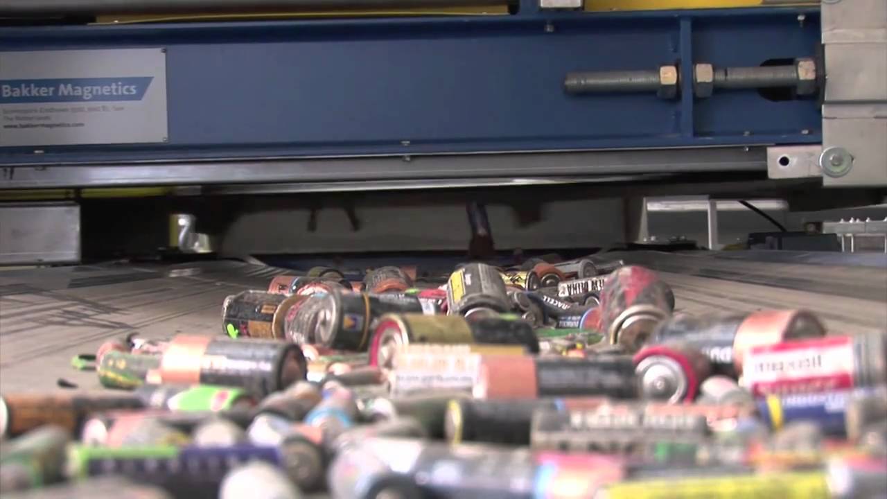 Bebat : tri des piles et accumulateurs avant recyclage