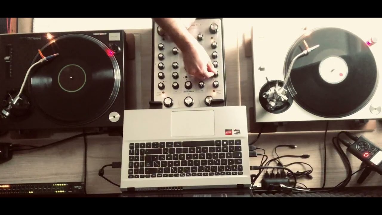 Mix R.E.T.R.O Techno 90’s on OMNITRONIC TRM-222 🔉🔥🎶 