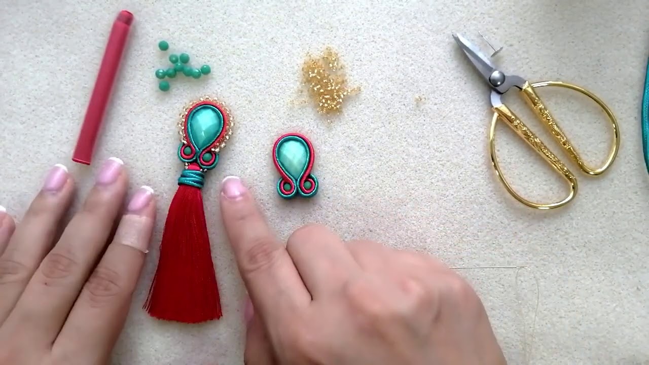 Tutorial: Cómo hacer ARETES en SOUTACHE con BORLAS