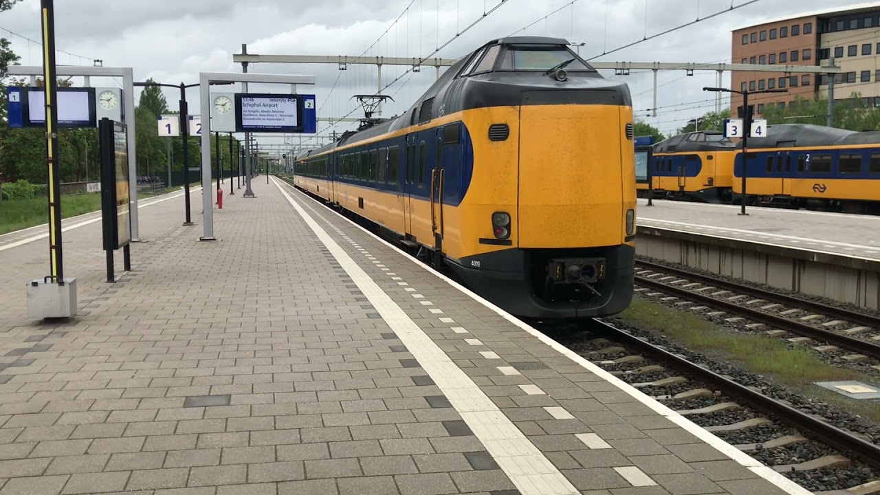 Treinen op Station Enschede