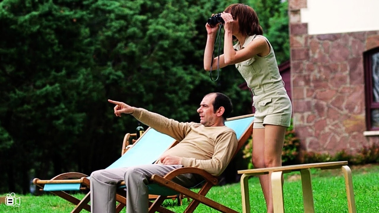 UM HOMEM OBSERVA A FLORESTA, VÊ ALGO INEXPLICÁVEL E ISSO DÁ INÍCIO AO SEU MAIOR PESADELO