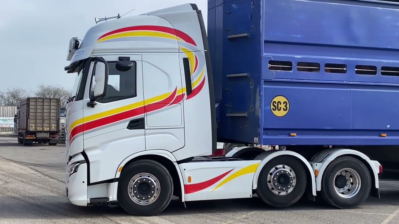 LIVESTOCK TRUCKS 2024, MARKET DRAYTON MARCH 6