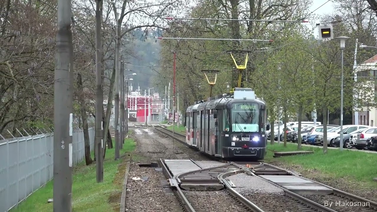 Šaliny v Brně: Souprava 1098+1617 na JKÚ Hlinky